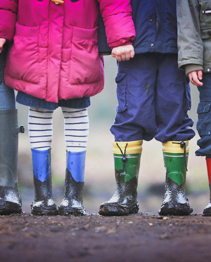 Enfants en bottes